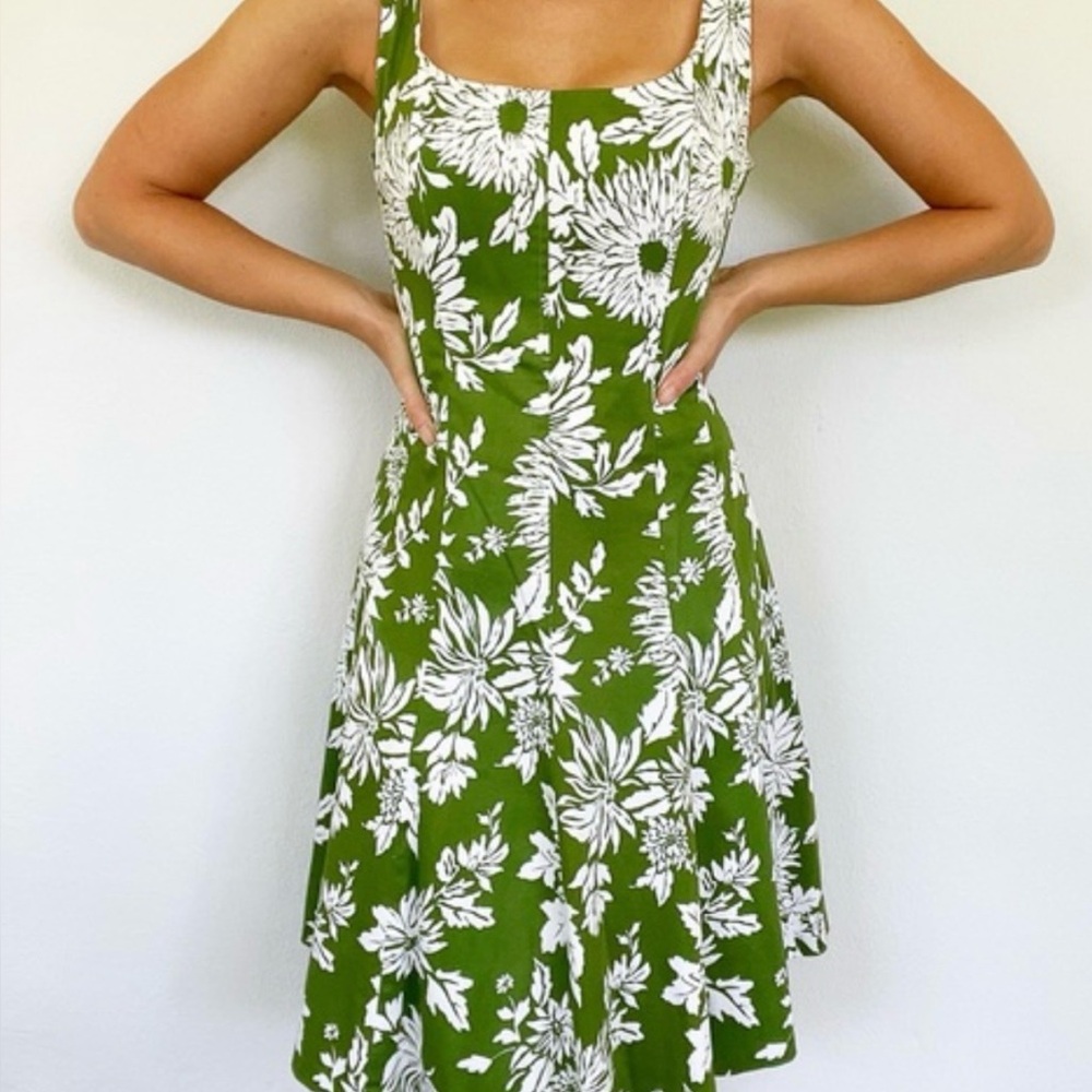 Jones Wear green and white floral dress
